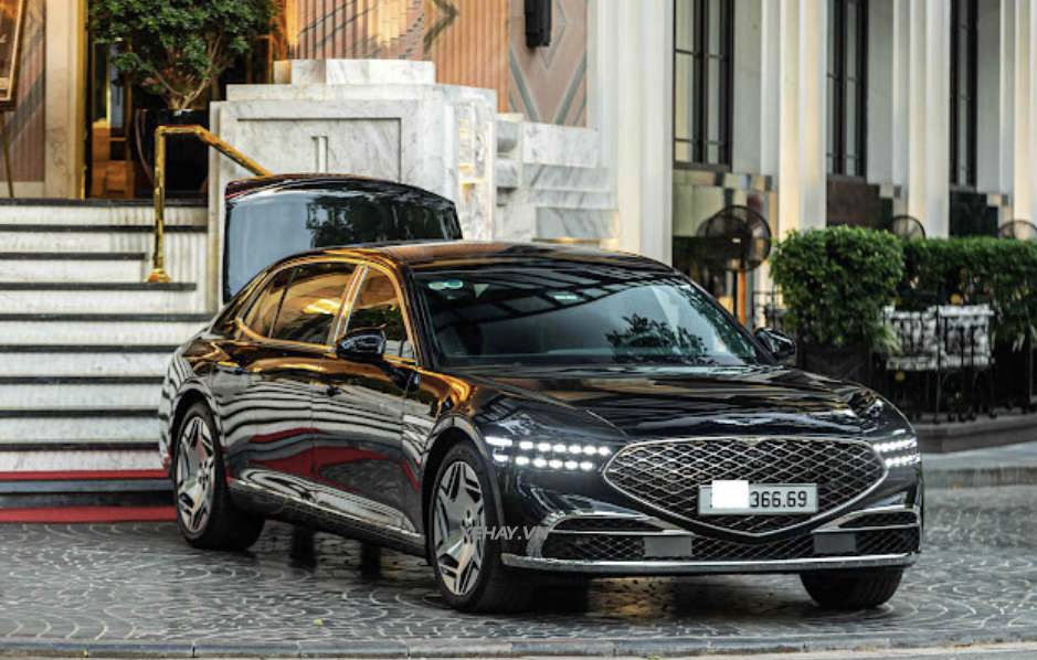 Bắt gặp Genesis G90 Limousine 2023 “độc nhất” Việt Nam